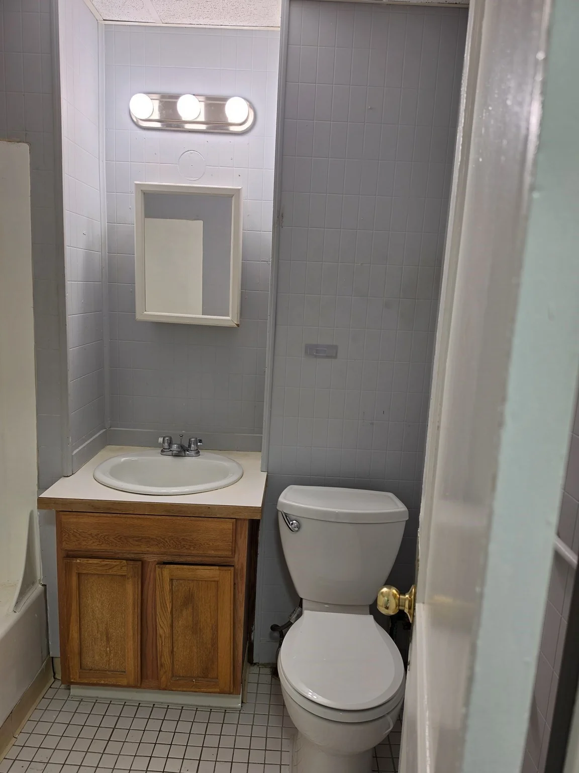 2 bed, 1 bath apartment for rent at 127 Washington Unit 12, Lynn — photo 8 of 10