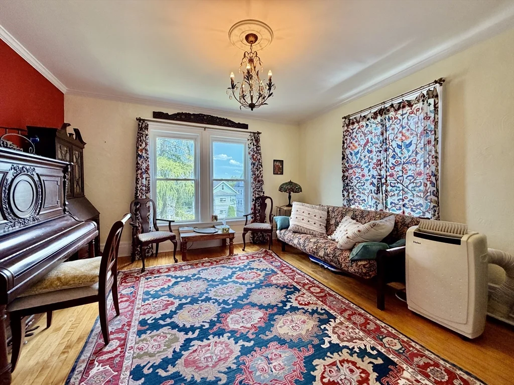 3 bed, 2 bath apartment for rent at 127 White St Unit 127, Belmont — photo 3 of 20