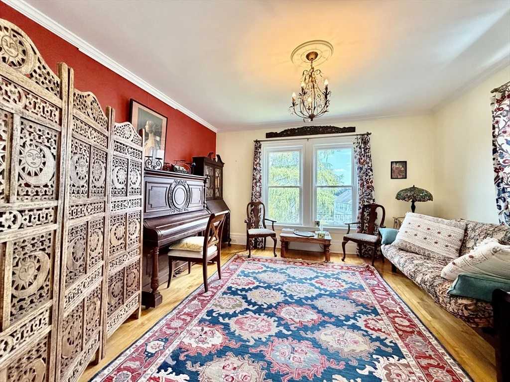 3 bed, 2 bath apartment for rent at 127 White St Unit 127, Belmont