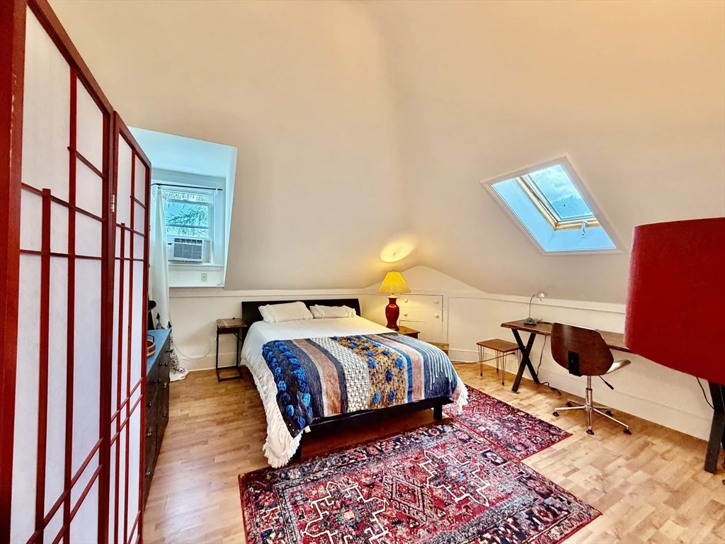 3 bed, 2 bath apartment for rent at 127 White St Unit 127, Belmont — photo 14 of 20