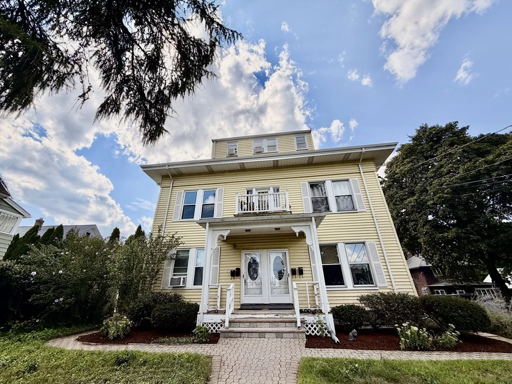3 bed, 2 bath apartment for rent at 127 White St Unit 127, Belmont — photo 18 of 20
