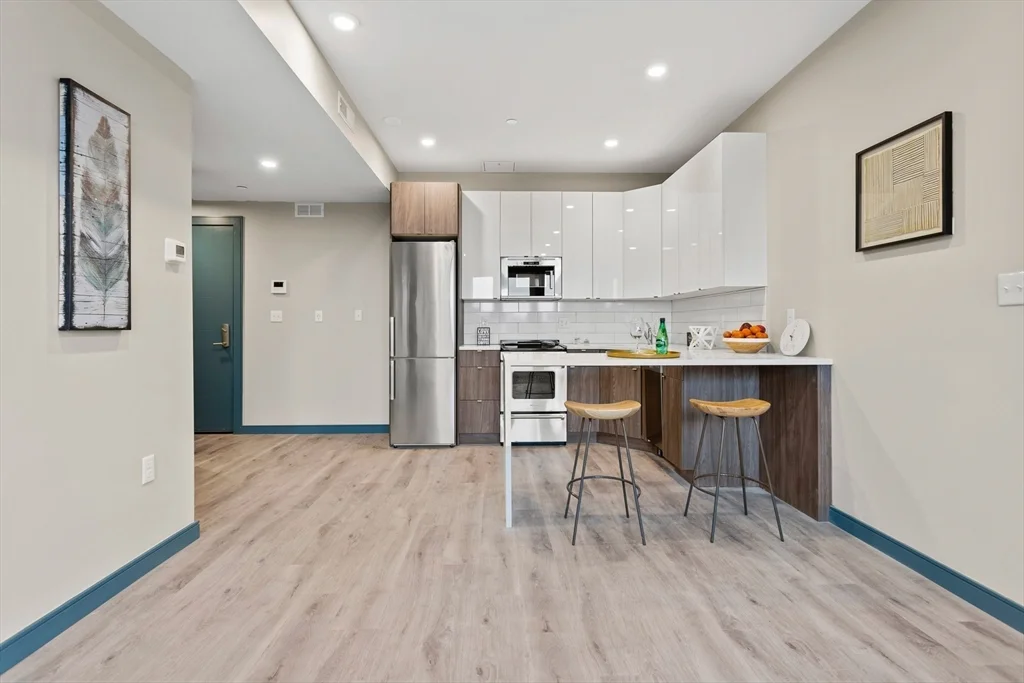 2 bed, 2 bath apartment for rent at 1274 Massachusetts Ave Unit 504, Dorchester — photo 3 of 17