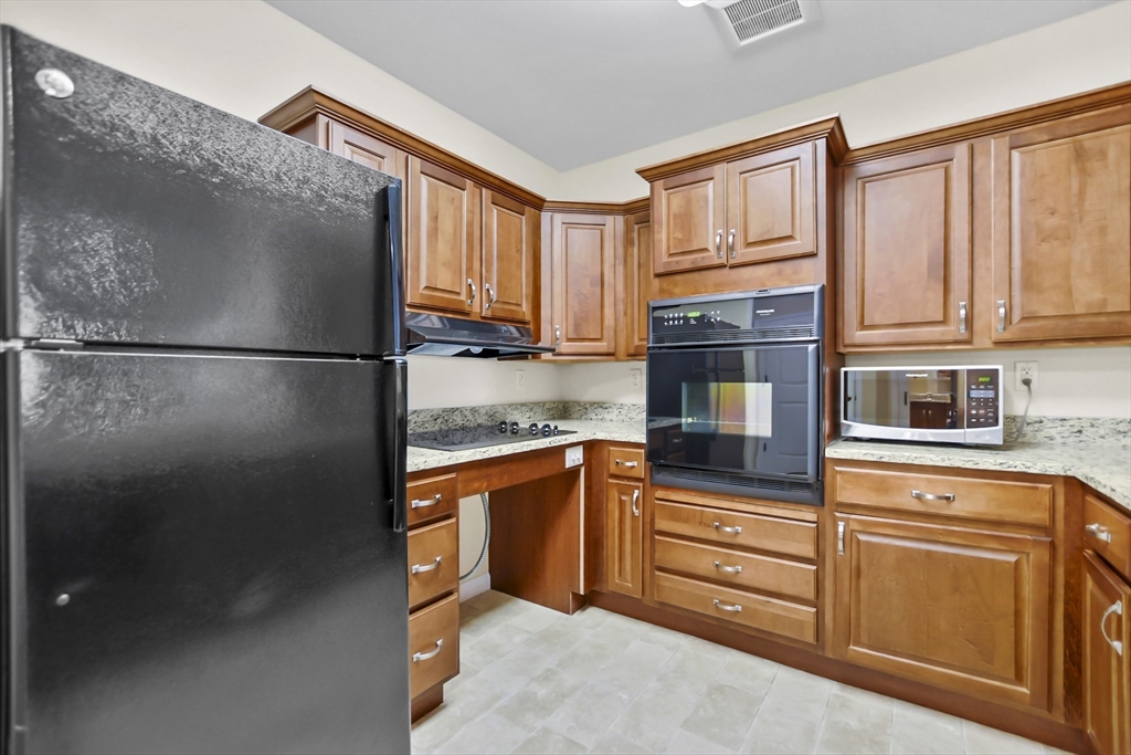 1 bed, 1 bath apartment for rent at 1275 Turnpike St Unit 1138, North Andover — photo 5 of 40