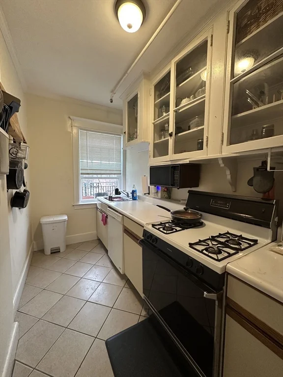 1 bed, 1 bath apartment for rent at 1277 Commonwealth Ave Unit 302, Allston — photo 7 of 8