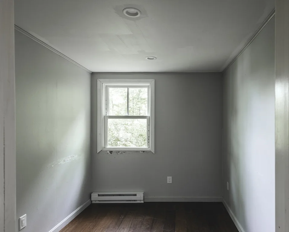 2 bed, 1 bath apartment for rent at 127R Leonard, Annisquam — photo 13 of 21