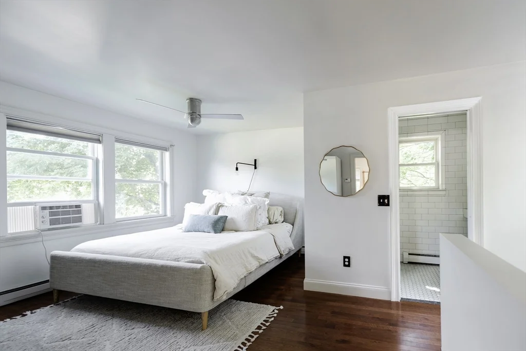 2 bed, 1 bath apartment for rent at 127R Leonard, Annisquam — photo 15 of 21