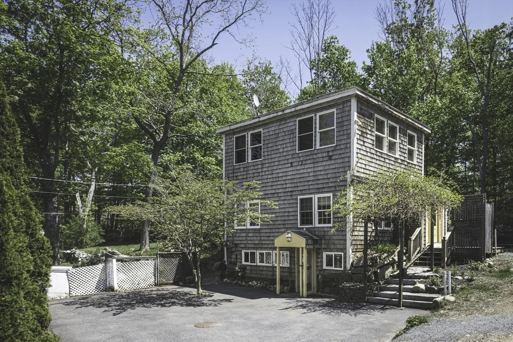 2 bed, 1 bath apartment for rent at 127R Leonard, Annisquam — photo 21 of 21