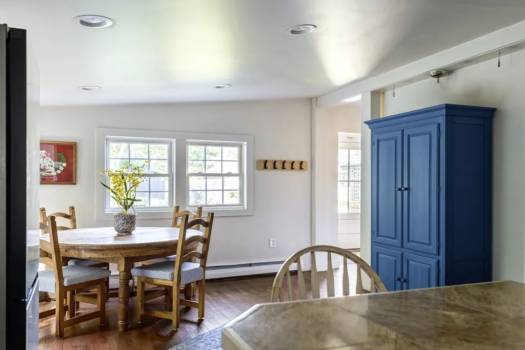 2 bed, 1 bath apartment for rent at 127R Leonard, Annisquam — photo 10 of 21