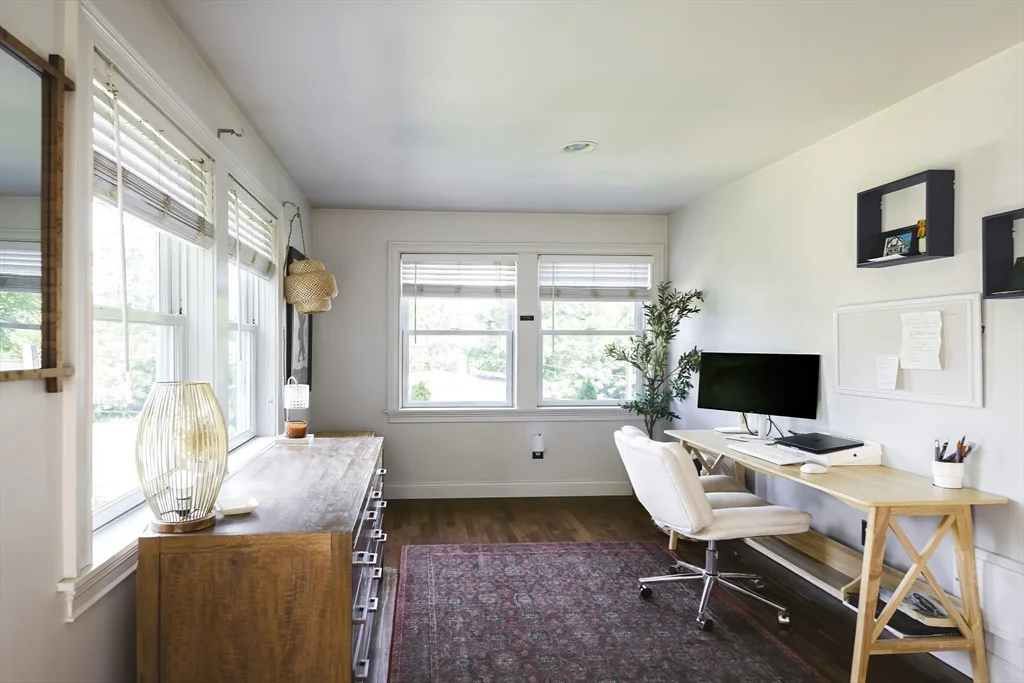 2 bed, 1 bath apartment for rent at 127R Leonard, Annisquam — photo 17 of 21