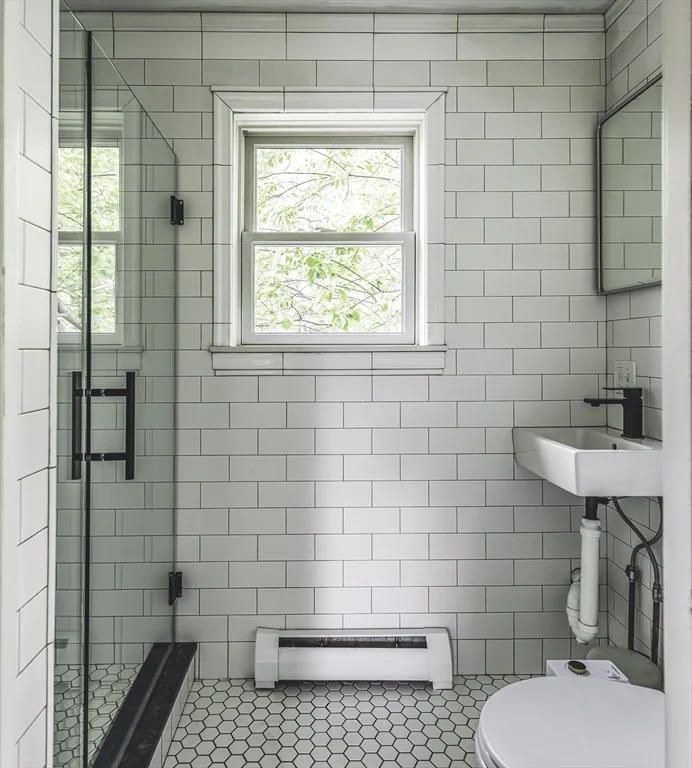 2 bed, 1 bath apartment for rent at 127R Leonard, Annisquam — photo 14 of 21