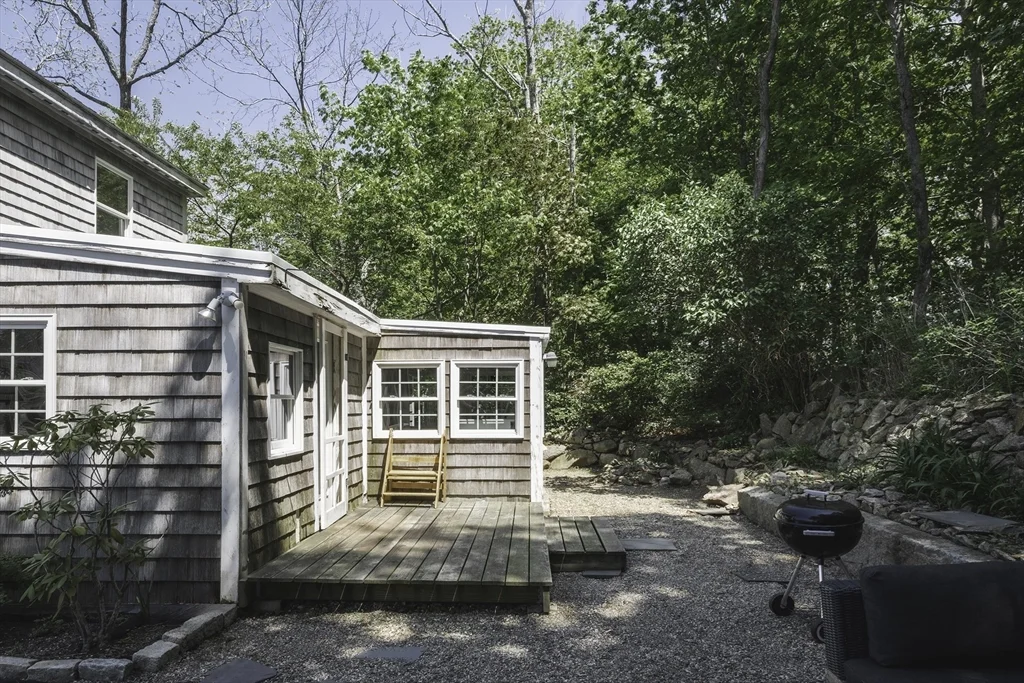 2 bed, 1 bath apartment for rent at 127R Leonard, Annisquam — photo 20 of 21