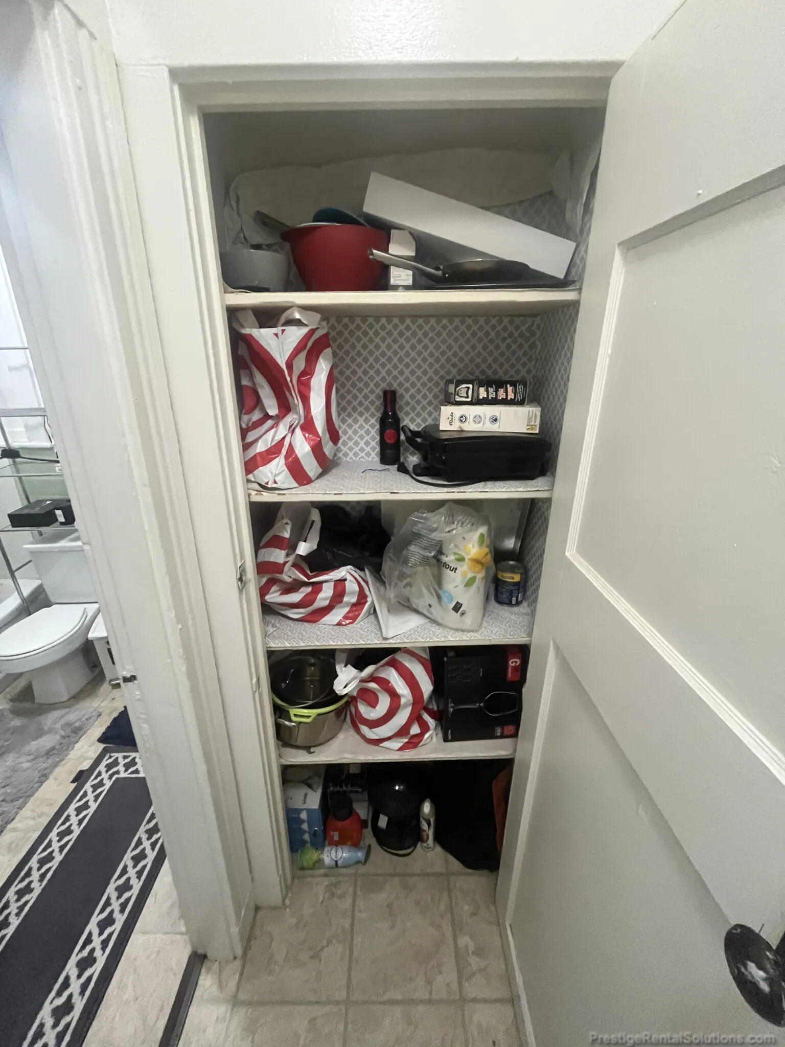 1 bed, 1 bath apartment for rent at 128 Allston St Unit SIDE, Allston — photo 3 of 6