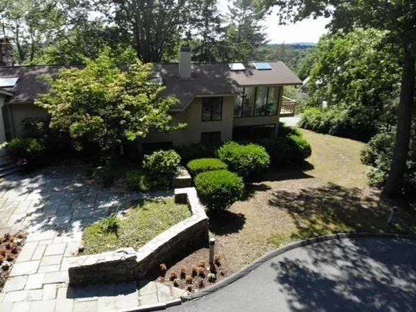 6 bed, 4+ bath apartment for rent at 128 Baldpate Hill Rd Unit Single fam, Chestnut Hill — photo 3 of 39