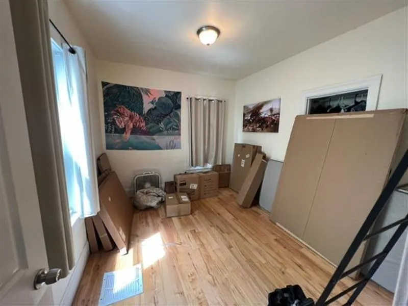 2 bed, 1 bath apartment for rent at 128 Cedar St Unit 1, Powder House Square — photo 3 of 13