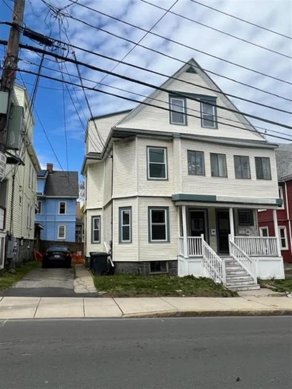 2 bed, 1 bath apartment for rent at 128 Cedar St Unit 1, Powder House Square — photo 6 of 13