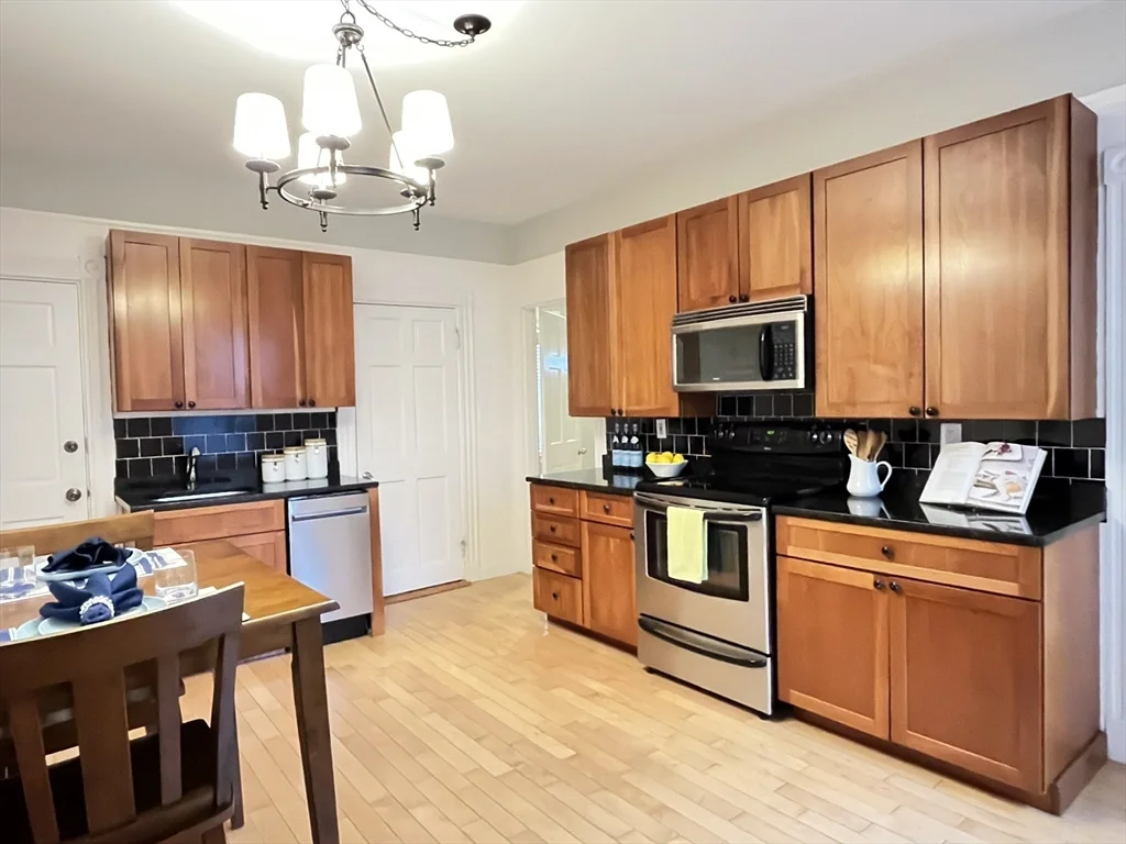 2 bed, 1 bath apartment for rent at 128 Chestnut St Unit 1, Brookline