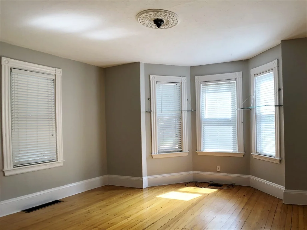2 bed, 1 bath apartment for rent at 128 Chestnut St Unit 1, Brookline — photo 5 of 10