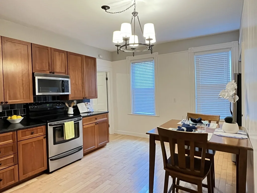 2 bed, 1 bath apartment for rent at 128 Chestnut St Unit 1, Brookline — photo 2 of 10