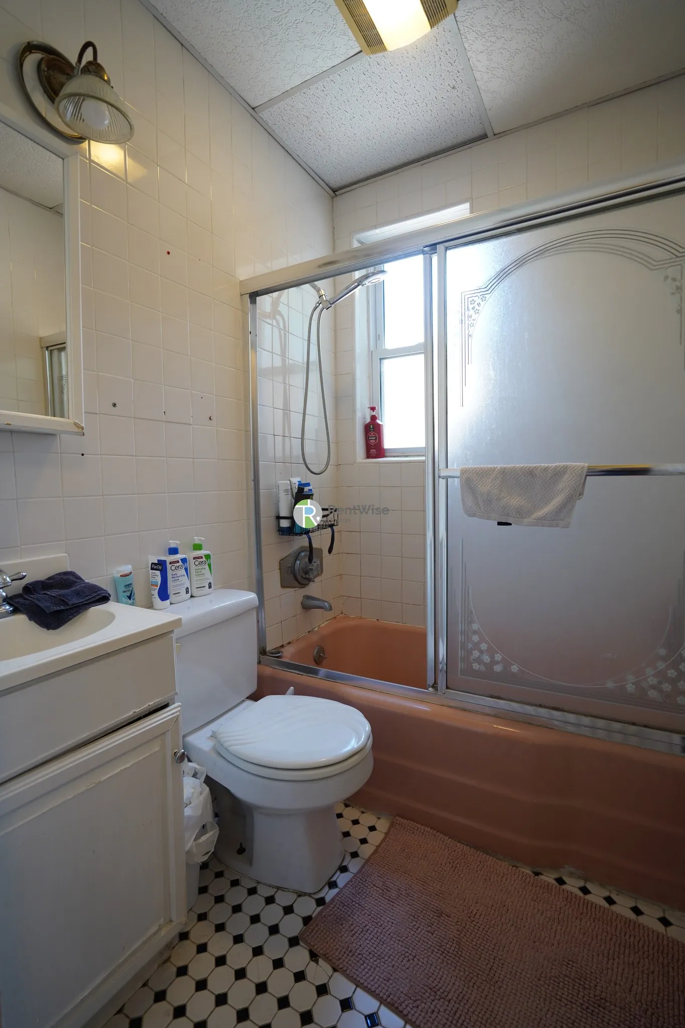 3 bed, 1 bath apartment for rent at 128 Fuller St Unit 5, North Brookline — photo 11 of 17