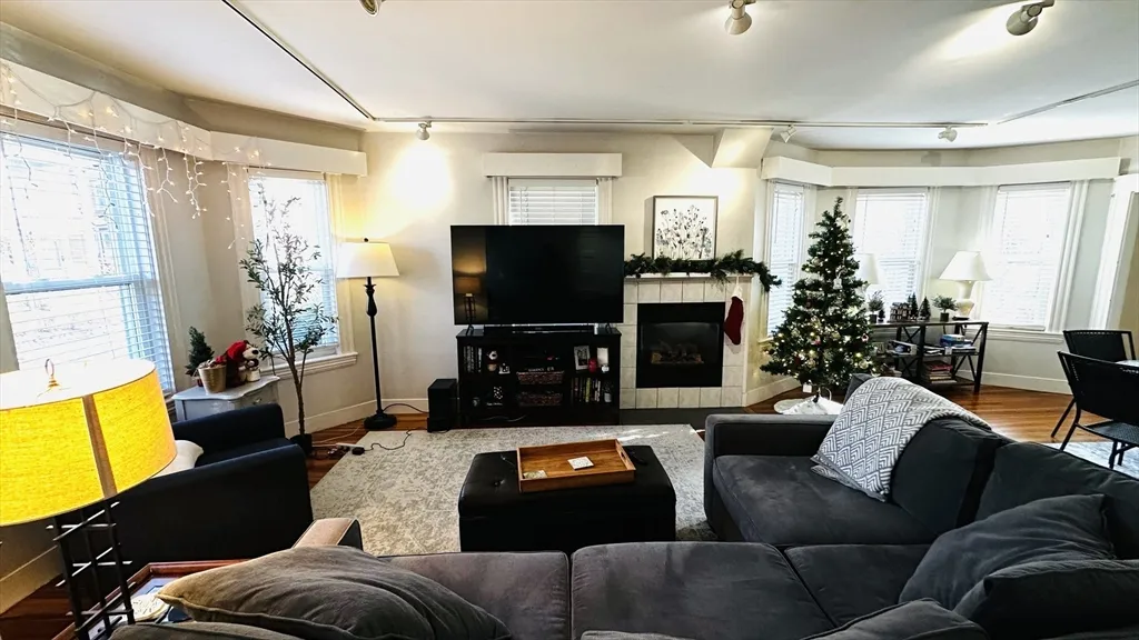 2 bed, 1 bath apartment for rent at 128 Garden Unit 1, Neighborhood Nine — photo 1 of 9