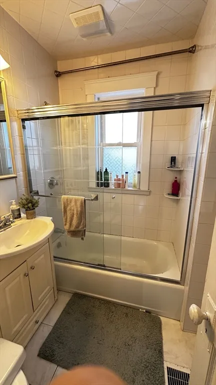 2 bed, 1 bath apartment for rent at 128 Garden Unit 1, Neighborhood Nine — photo 3 of 9
