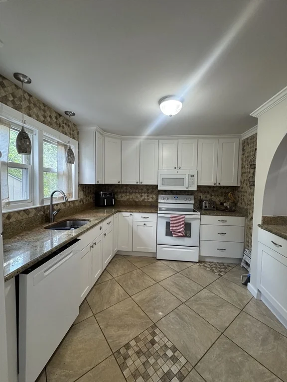 3 bed, 2 bath apartment for rent at 128 Groton Rd Unit 1, North Chelmsford — photo 4 of 20