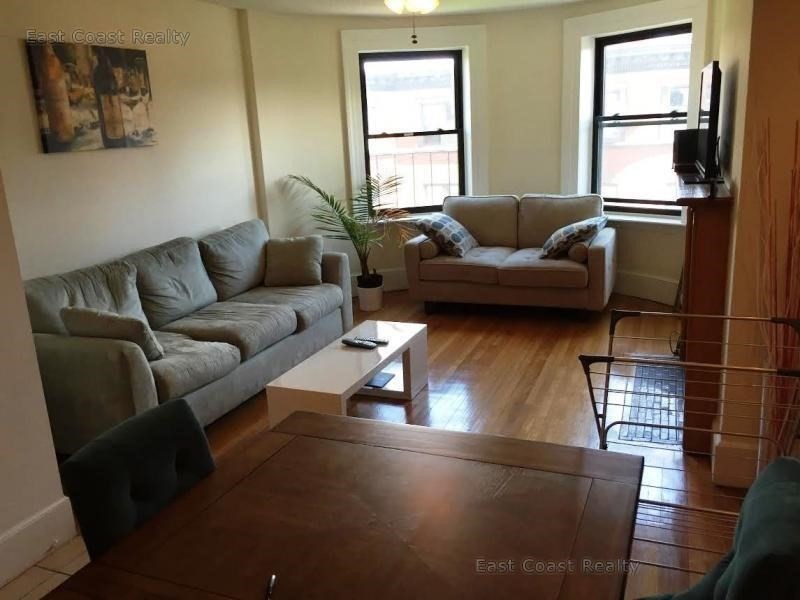 2 bed, 1 bath apartment for rent at 128 Hemenway St Unit 402, Fenway — photo 5 of 16