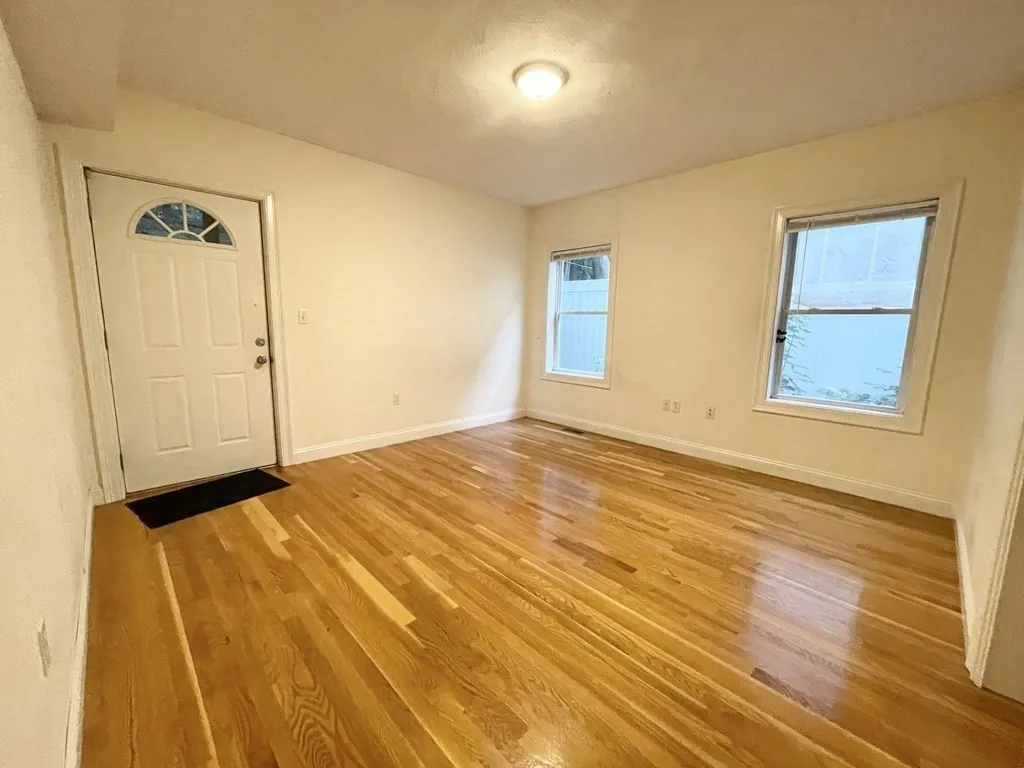4 bed, 1 bath apartment for rent at 128 Hillside St Unit 1, Boston — photo 8 of 12