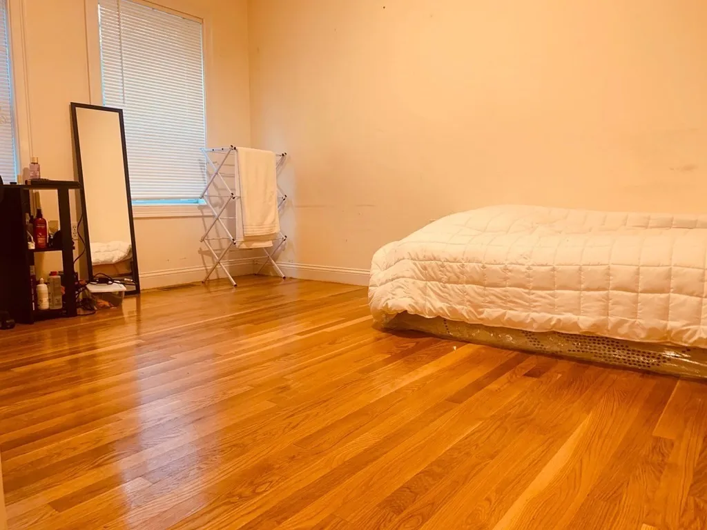 4 bed, 1 bath apartment for rent at 128 Hillside St Unit 1, Boston — photo 7 of 12