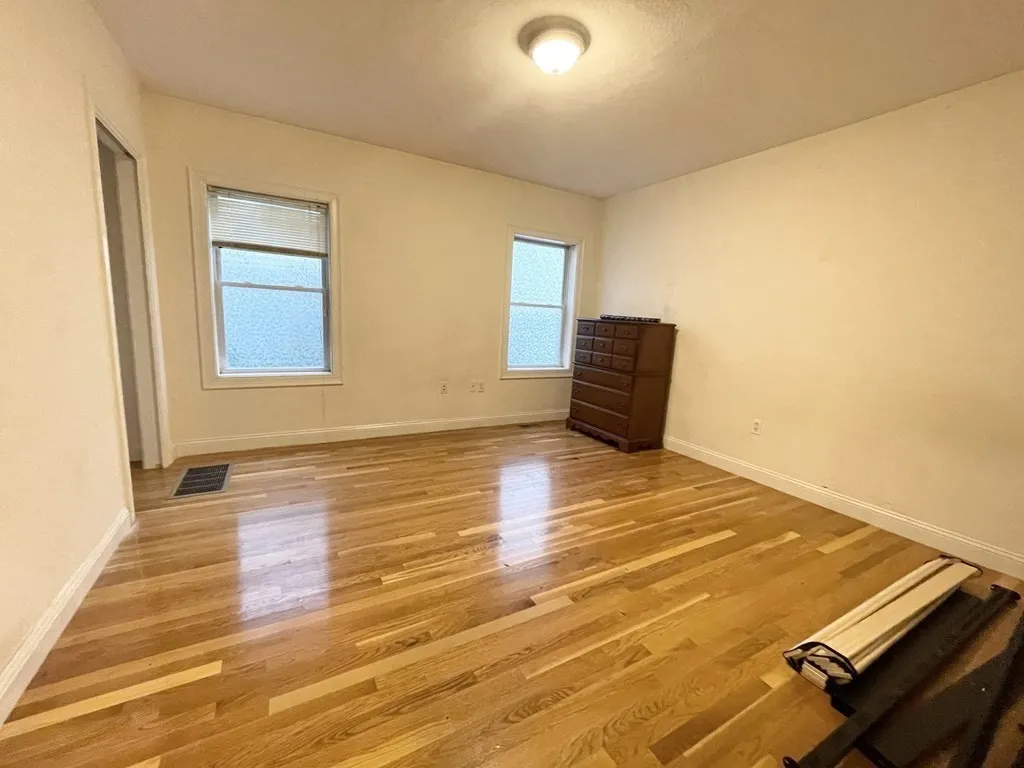 4 bed, 1 bath apartment for rent at 128 Hillside St Unit 1, Boston — photo 10 of 12