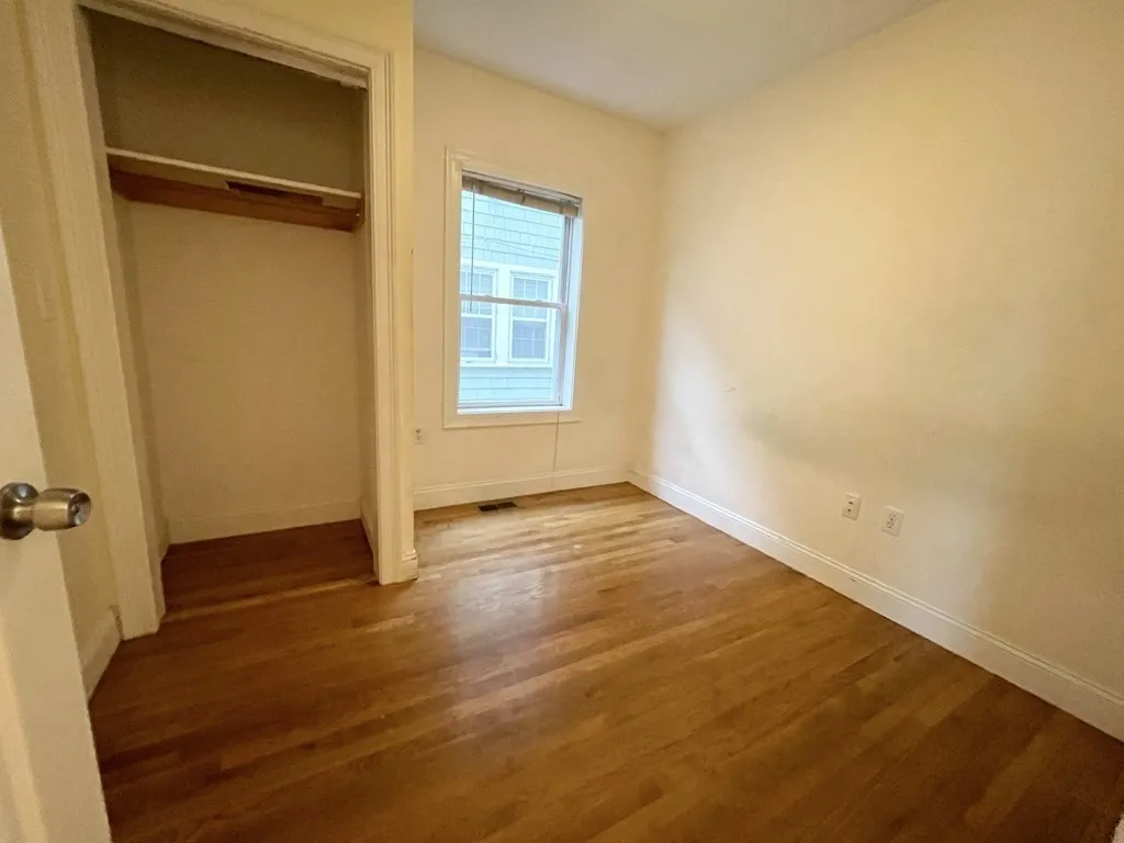 4 bed, 1 bath apartment for rent at 128 Hillside St Unit 1, Boston — photo 9 of 12