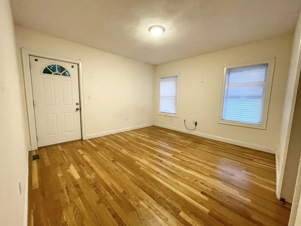 4 bed, 1 bath apartment for rent at 128 Hillside St Unit 2, Mission Hill — photo 7 of 11