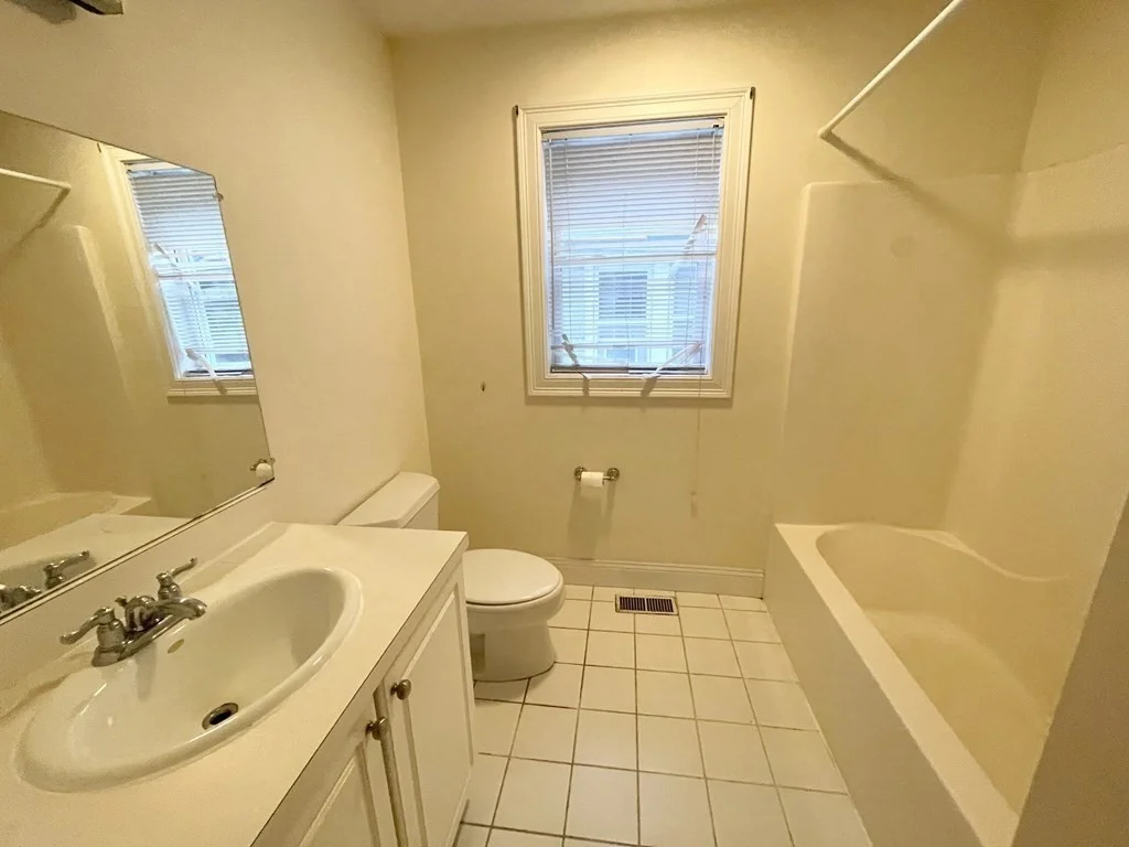 4 bed, 1 bath apartment for rent at 128 Hillside St Unit 2, Mission Hill — photo 11 of 11