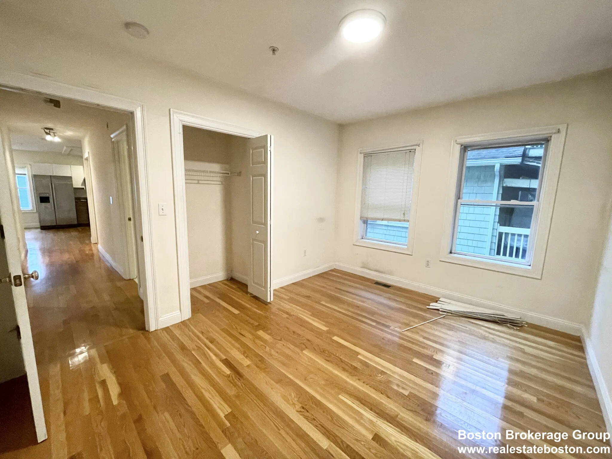 4 bed, 1 bath apartment for rent at 128 Hillside St Unit 2F, Mission Hill — photo 4 of 5