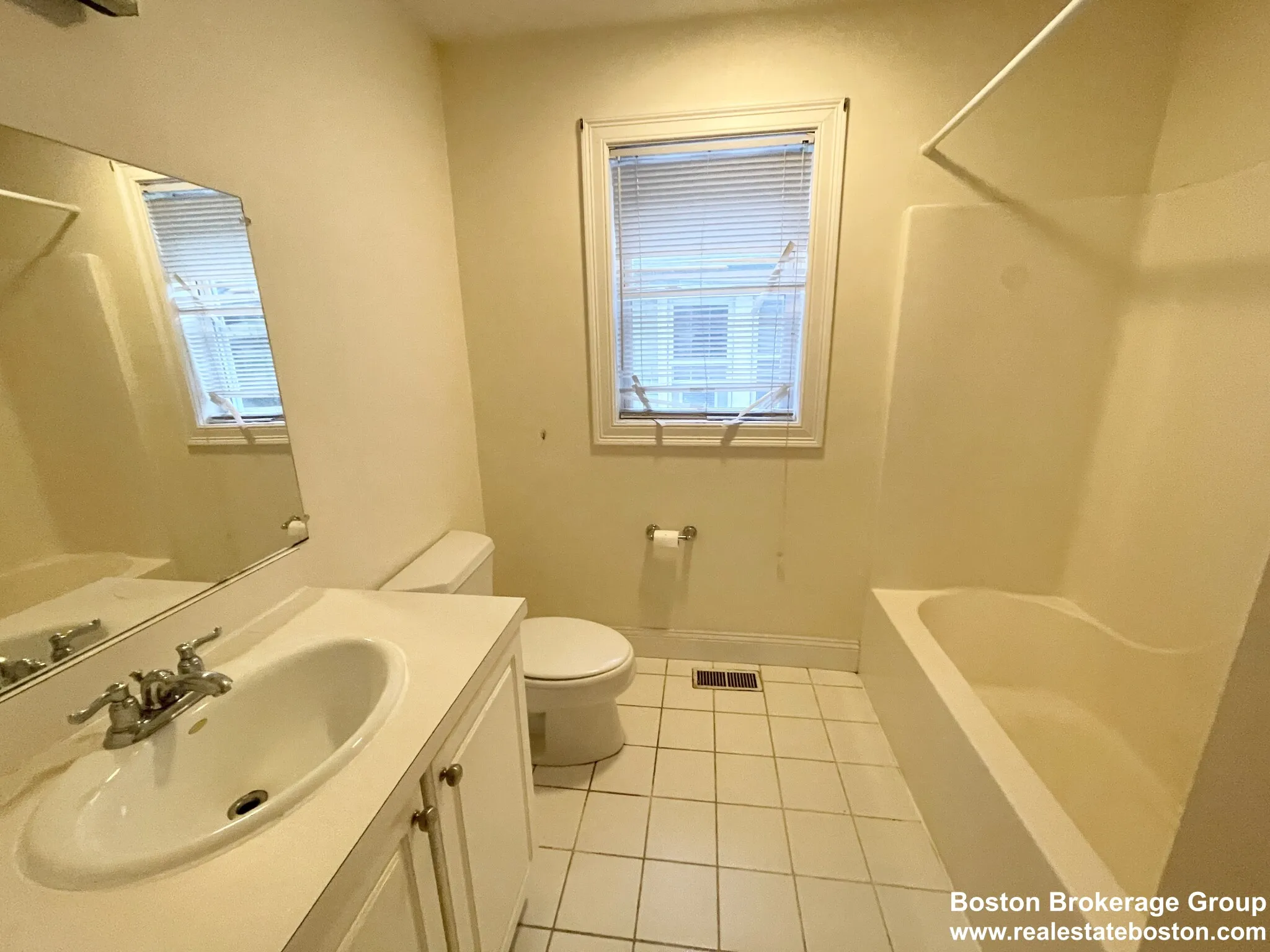 4 bed, 1 bath apartment for rent at 128 Hillside St Unit 2F, Mission Hill — photo 5 of 5