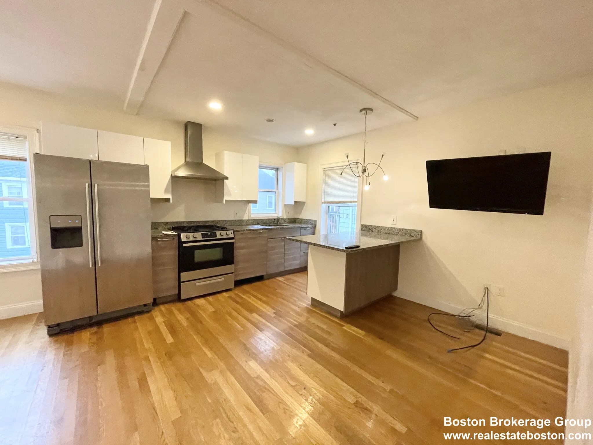 4 bed, 1 bath apartment for rent at 128 Hillside St Unit 2F, Mission Hill — photo 1 of 5