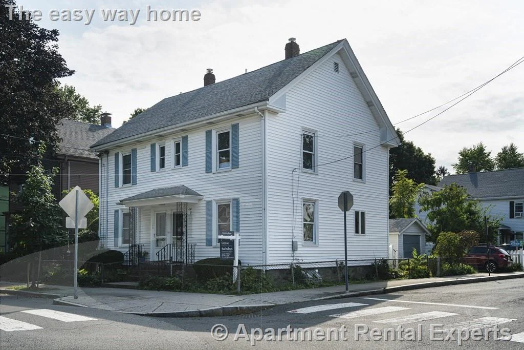 2 bed, 1 bath apartment for rent at 128 Holworthy St, Strawberry Hill — photo 12 of 12
