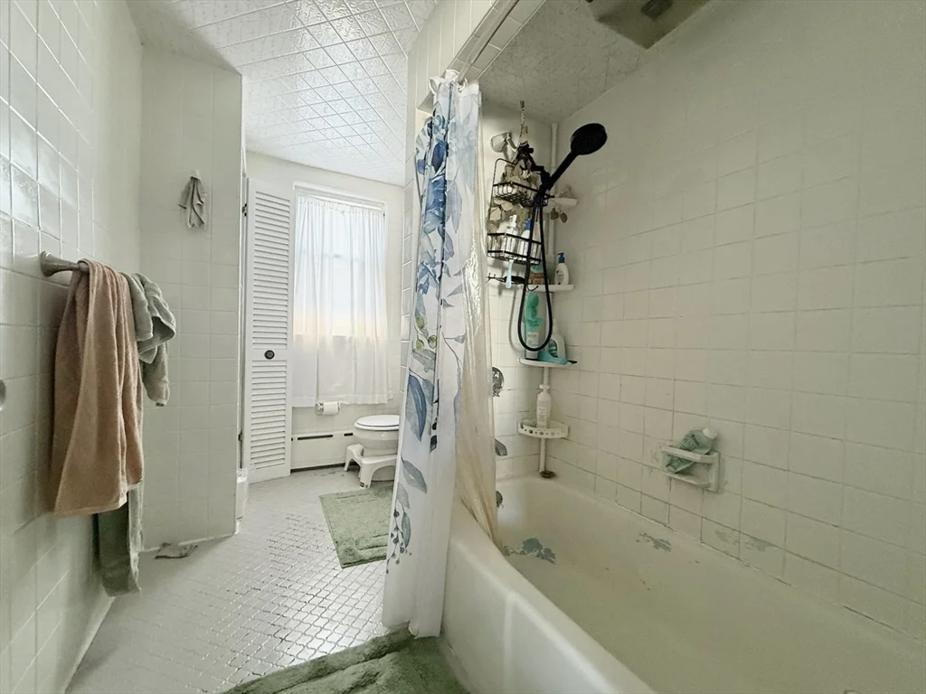 5 bed, 2 bath apartment for rent at 128 Lawrence St Unit B, Glenwood — photo 9 of 16