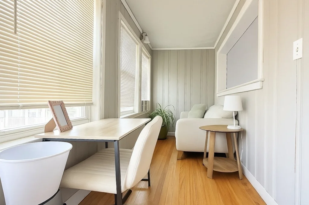 5 bed, 2 bath apartment for rent at 128 Lawrence St Unit B, Glenwood — photo 5 of 16