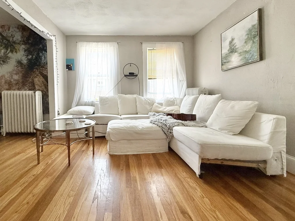 5 bed, 2 bath apartment for rent at 128 Lawrence St Unit B, Glenwood — photo 4 of 16