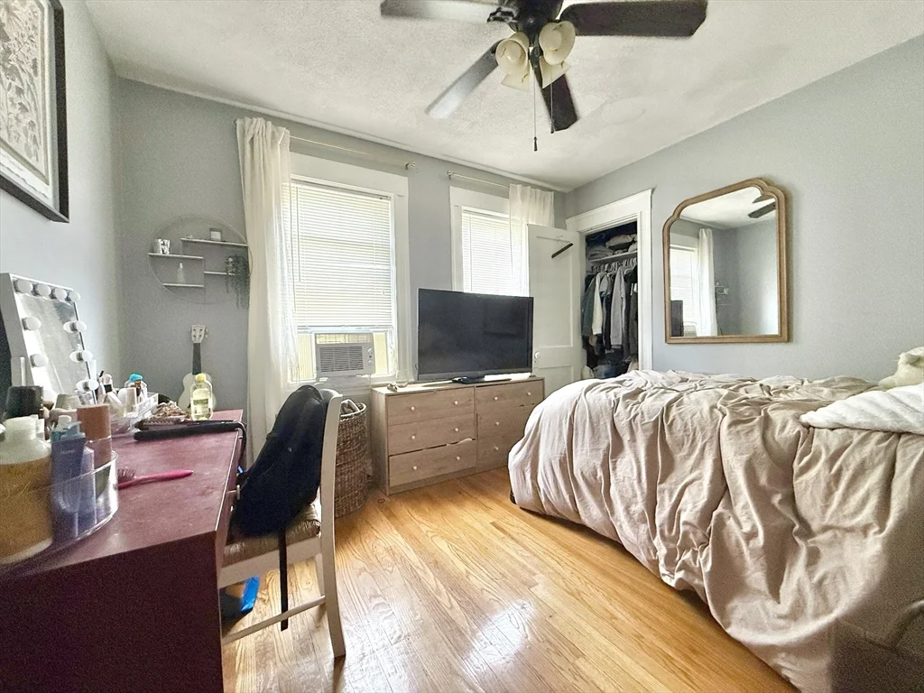 5 bed, 2 bath apartment for rent at 128 Lawrence St Unit B, Glenwood — photo 7 of 16
