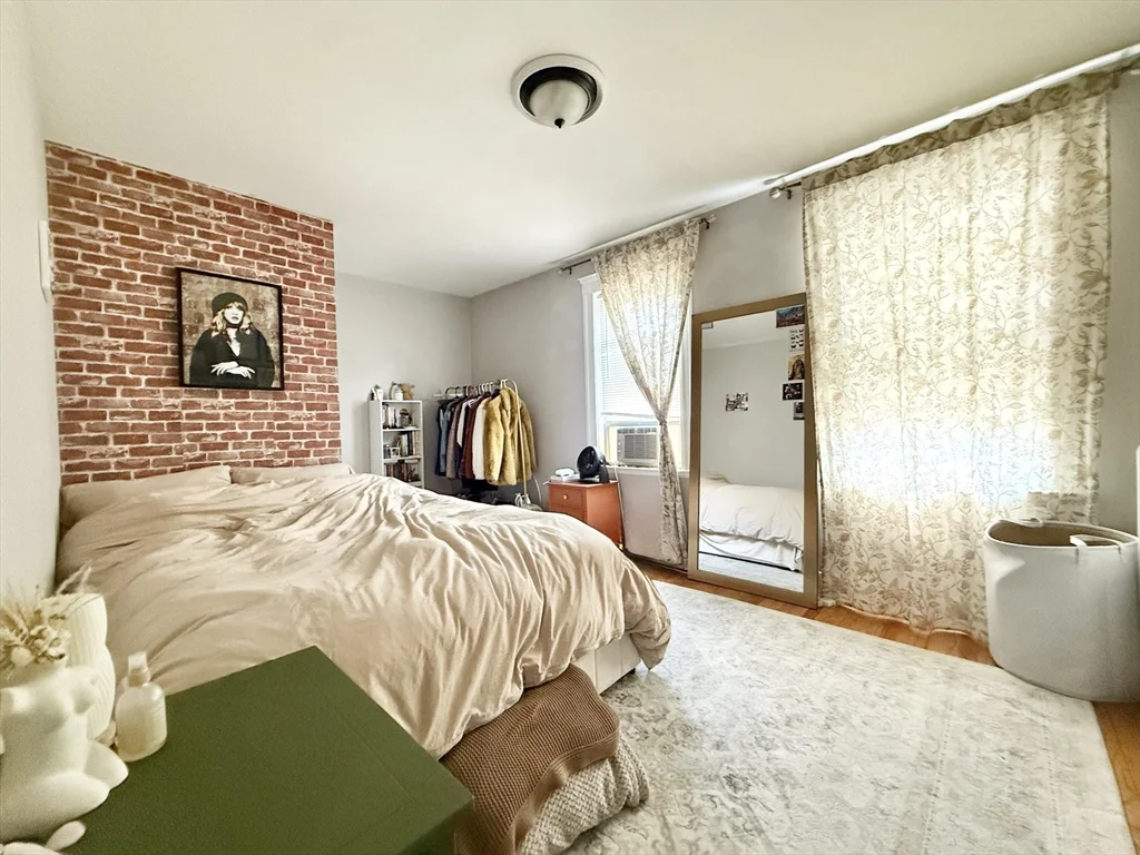 5 bed, 2 bath apartment for rent at 128 Lawrence St Unit B, Glenwood — photo 14 of 16