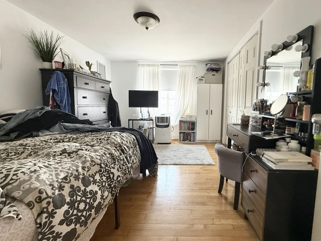 5 bed, 2 bath apartment for rent at 128 Lawrence St Unit B, Glenwood — photo 8 of 16