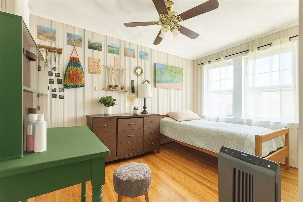 5 bed, 2 bath apartment for rent at 128 Lawrence St Unit B, Glenwood — photo 6 of 16