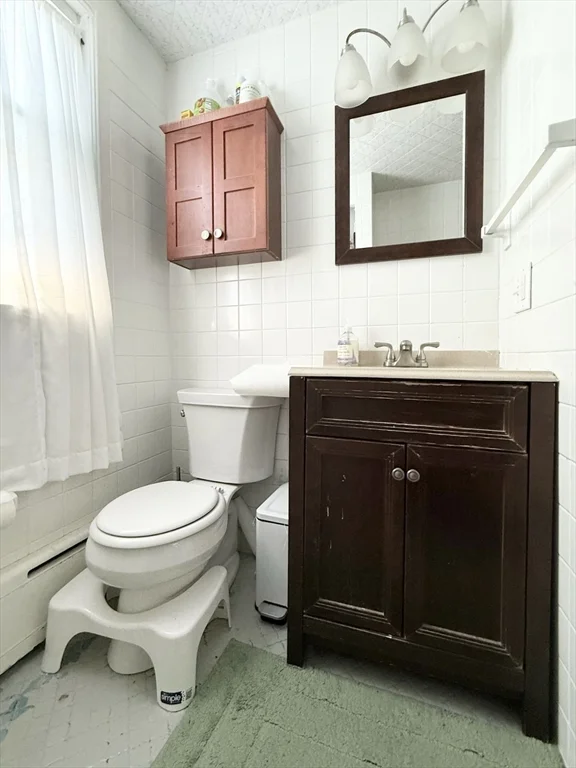 5 bed, 2 bath apartment for rent at 128 Lawrence St Unit B, Glenwood — photo 10 of 16