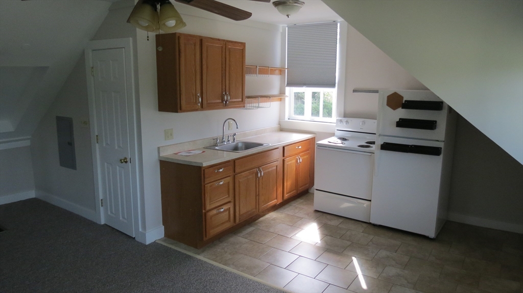 1 bed, 1 bath apartment for rent at 128 Low Unit 128, Newburyport — photo 3 of 15