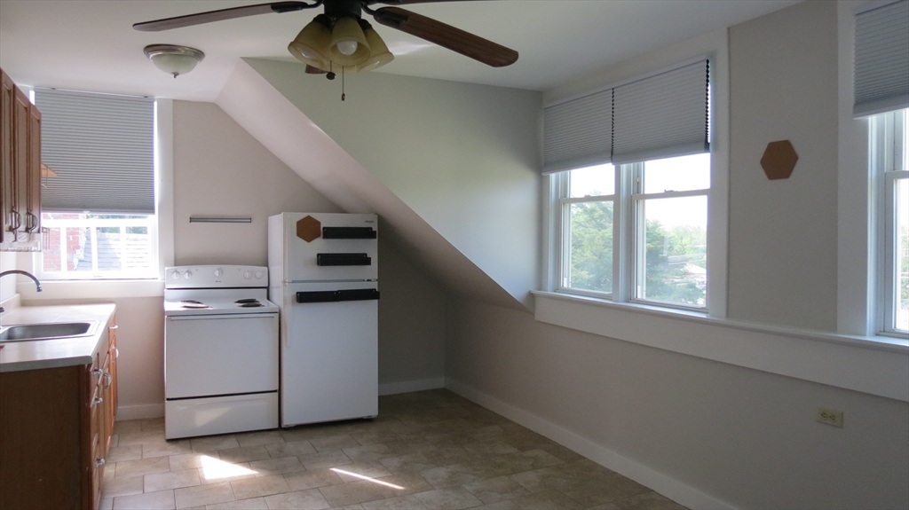 1 bed, 1 bath apartment for rent at 128 Low Unit 128, Newburyport — photo 2 of 15