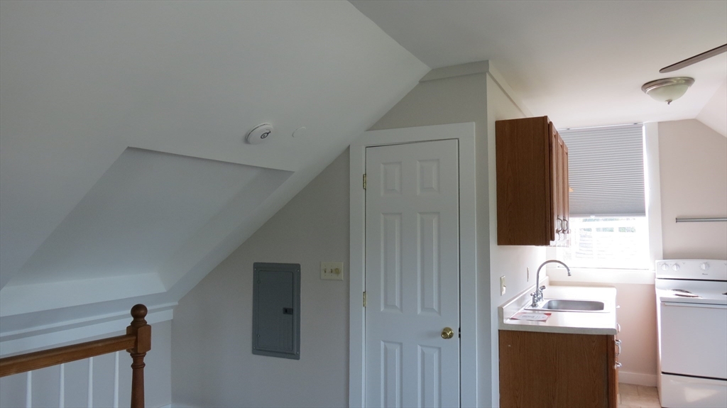 1 bed, 1 bath apartment for rent at 128 Low Unit 128, Newburyport — photo 5 of 15