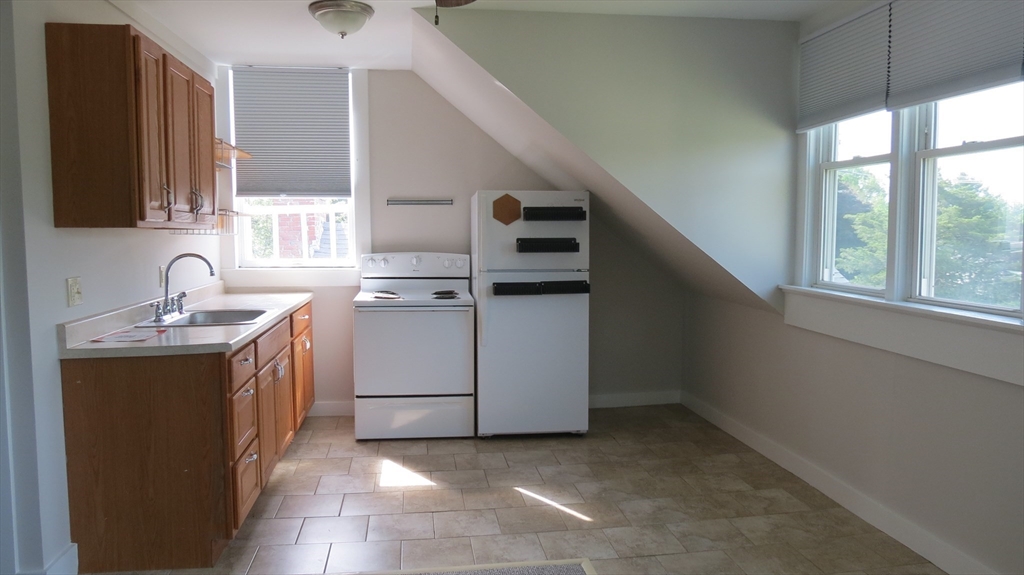 1 bed, 1 bath apartment for rent at 128 Low Unit 128, Newburyport — photo 4 of 15
