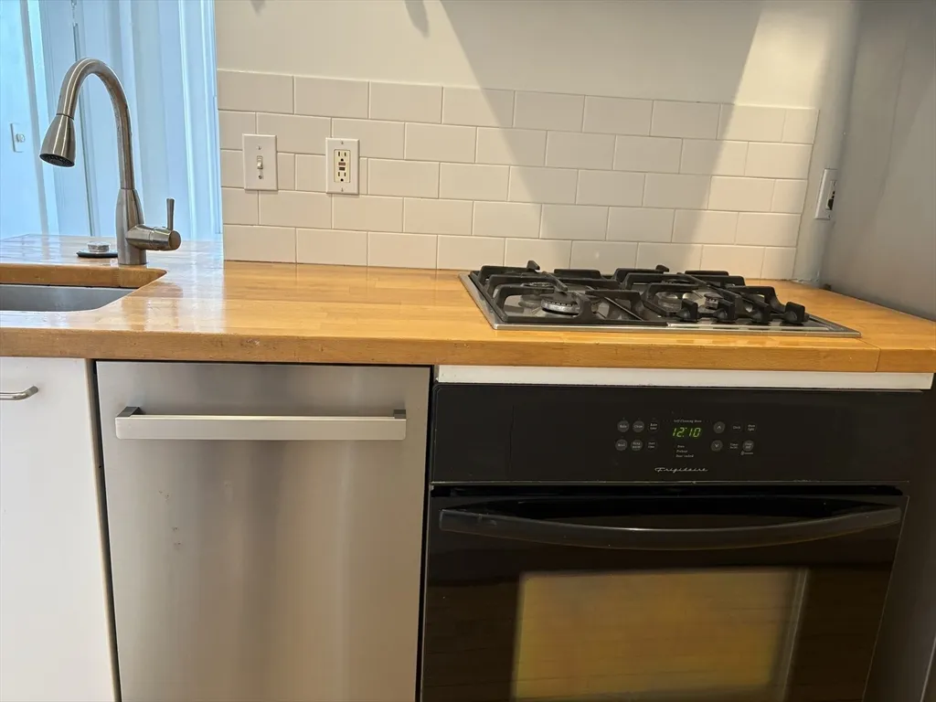 2 bed, 1 bath apartment for rent at 128 Magazine St Unit 12, Cambridgeport — photo 7 of 15